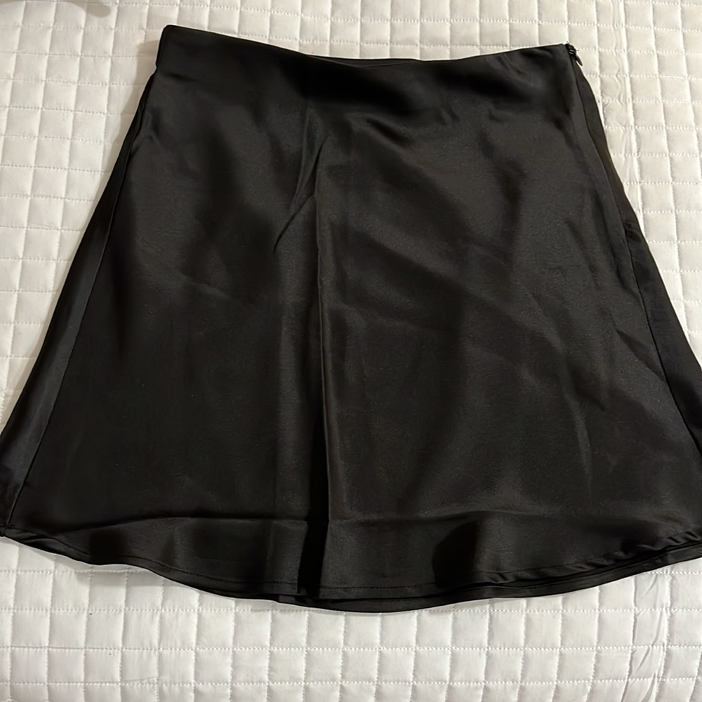NWT REVOLVE & ANTHROPOLOGIE lovers COMMENSE satin black mini skirt M